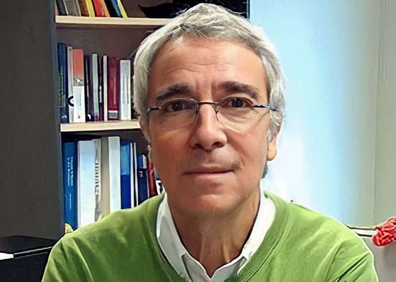 Diego Armario: » La incultura y la falta de formación son clamorosos en el periodismo actual»
