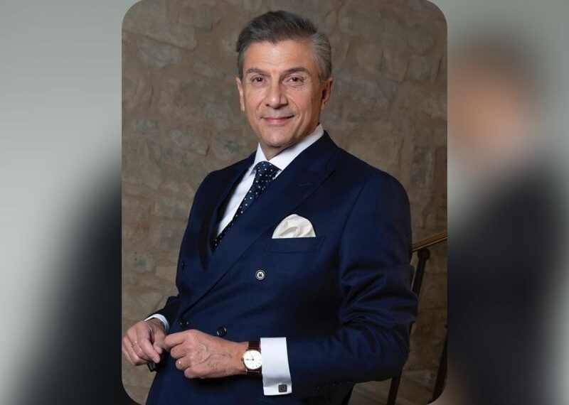 Ilmo. Sr. Don Gustavo Luis Rachid Rucker Primer Alcaide de Honor del Solar de Divisa de Casasoá.Y Señor Divisero de Honor